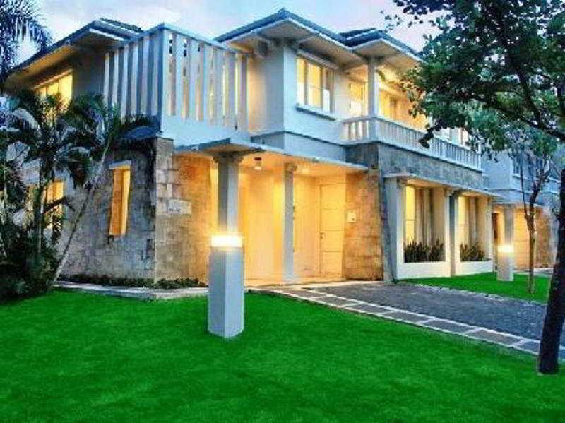 סוראבאיה Ciputra Golf, Club & Hotel מראה חיצוני תמונה